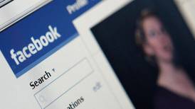 Hacker to get $12,500 from Facebook for finding photo glitch