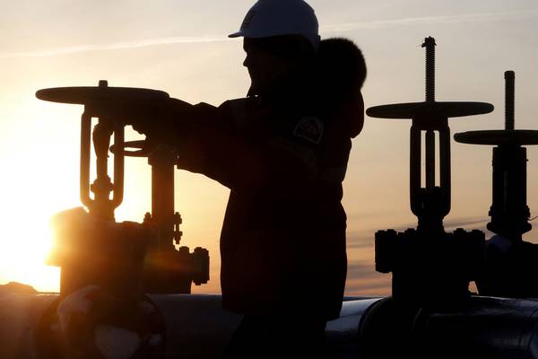 Oil prices dip as markets stay bloated despite Opec cuts