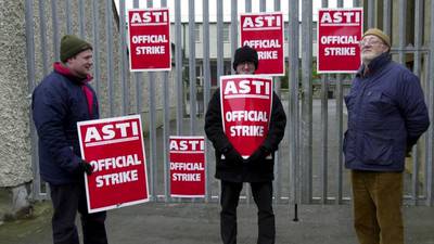 ASTI asks teachers to vote against extra hours despite pay warning