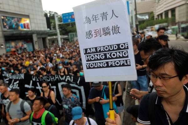 Hong Kong protesters take their message to Chinese visitors