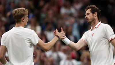 Murray bows out in straight sets defeat at Wimbeldon
