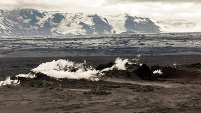 Iceland lowers  aviation alert warning down to orange