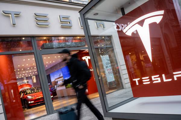 Tesla sell-off worsens in wake of Musk’s store closures