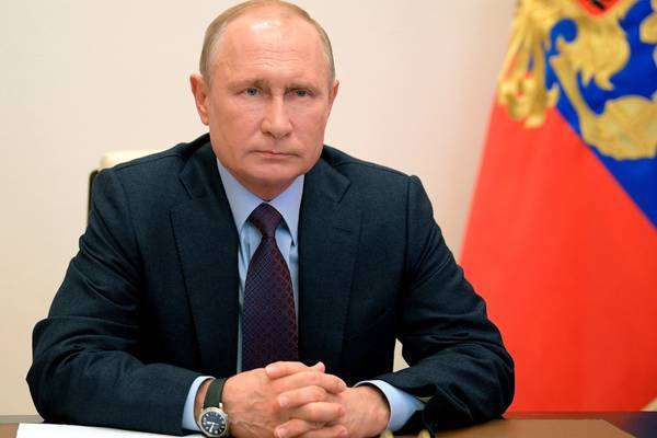 Coronavirus: Putin backs plan to ease lockdown despite rise in cases
