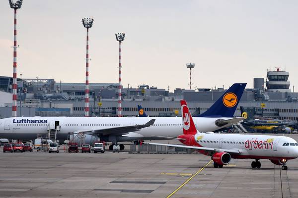 Lufthansa changes how it awards miles and BA trials biometric boarding