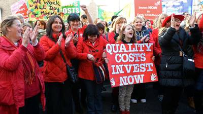 Childcare professionals march on Dáil to call for more funding