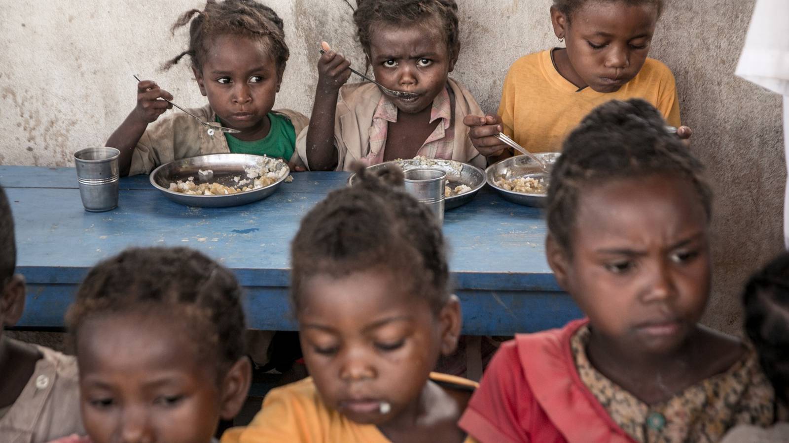 Возникновение голода. Африканские дети Голодные.