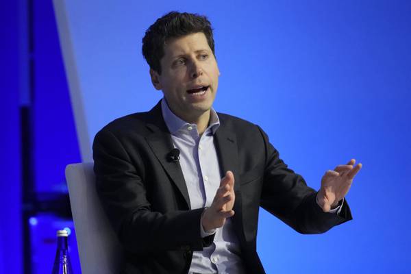 OpenAI staff and investors swing behind Sam Altman returning as CEO