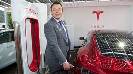 Elon Musk breaks the spell he had woven around Tesla