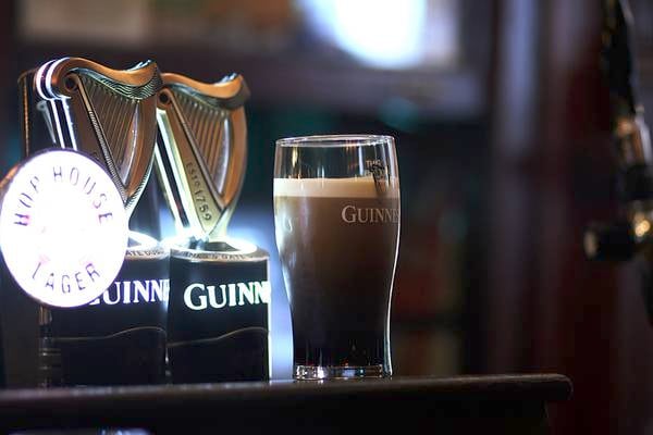 How does a 6 cent increase in the price of a pint by Guinness become a 30 cent increase by publicans?