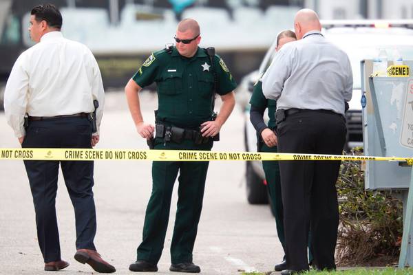Six people dead including gunman after Florida shooting