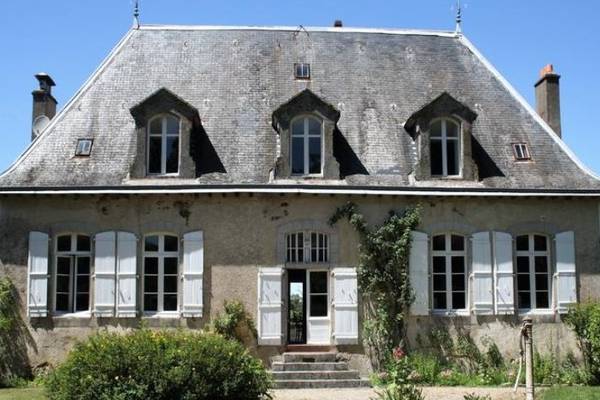 What you can buy in France, Colombia, Italy, Spain and Laois for €235k?