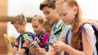 Kerry primary school bans smartphone use at home