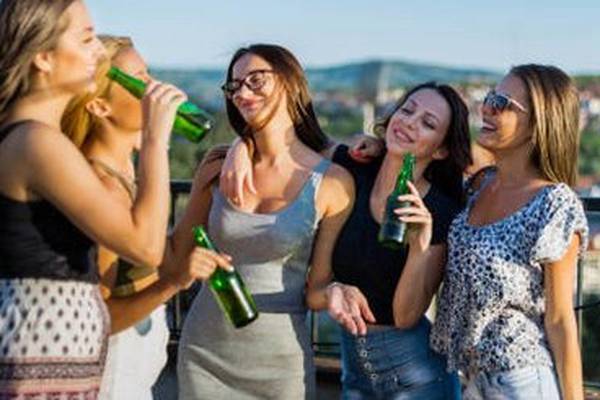 Binge drinking by teenage girls ‘raises osteoporosis risk’