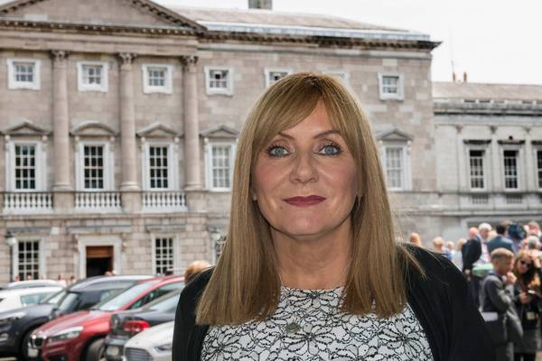 Singer Mary Black admitted to ’war zone’ Dublin hospital, sister tells Seanad