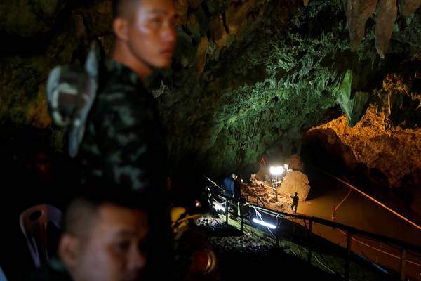 Divers make progress in search for Thai football team