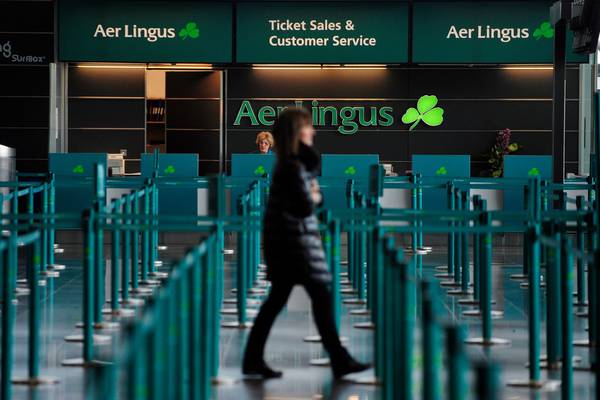 Siptu members of Aer Lingus ground staff reject pay freeze