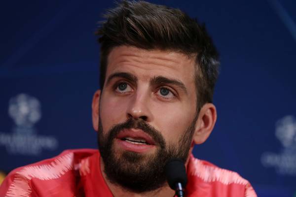 Barcelona cannot afford to let United get out alive, says Piqué