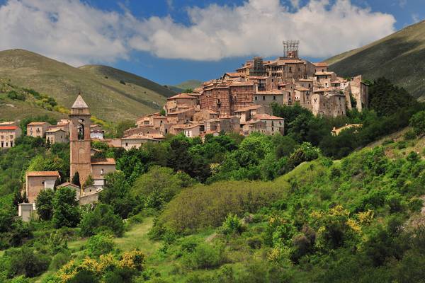 Buyer beware: the catch to Italian ghost village ‘bargains’