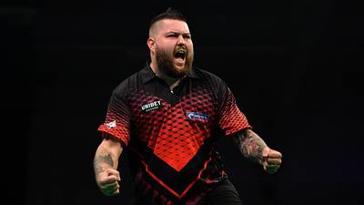 Michael Smith holds off James Wade fightback for place in Ally Pally final