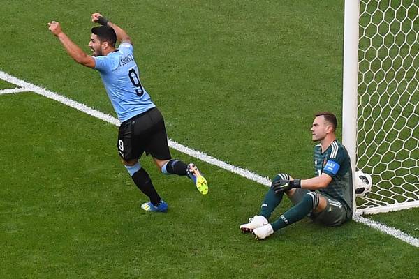 Suarez and Cavani on target as Russians silenced