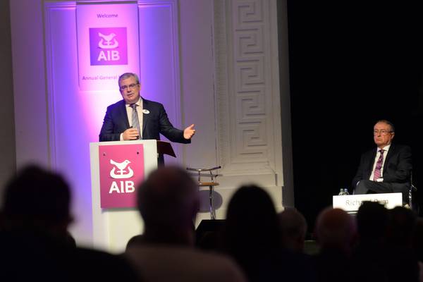 Banker bonuses expose chasm between Minister and AIB investors