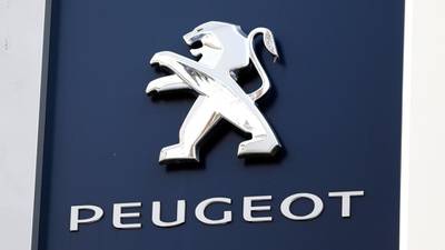 Hedge funds cash in on Peugeot as GM takes exit hit