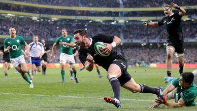 Ireland suffer last-minute heartbreak against All Blacks