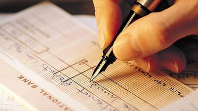 Almost two-thirds of invoices paid by cheques are late, survey finds