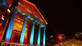 Hollande caught between Pantheon and a hard place