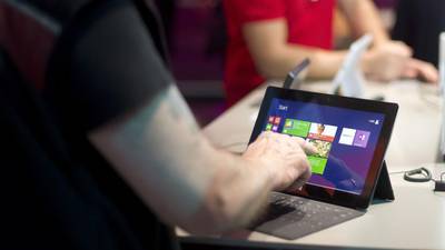 Microsoft sets out to sway users to new Windows 8