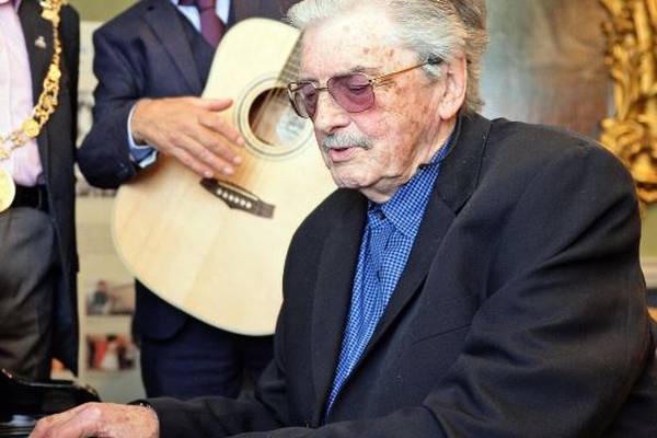 ‘Fields of Athenry’ composer Pete St John dies aged 90