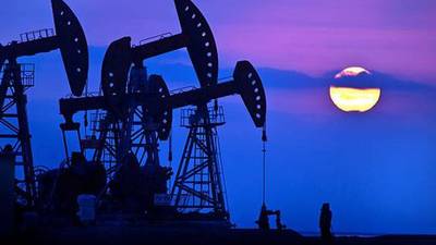 Oil little changed amid rising US output and Opec cuts
