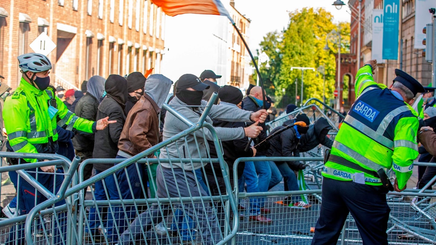 Violent clashes at anti-lockdown protest in Dublin condemned