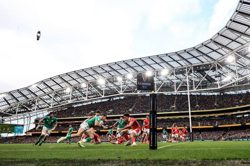 Flat atmosphere at the Aviva Stadium not helped by Irish rugby fans treating matches as a social occasion