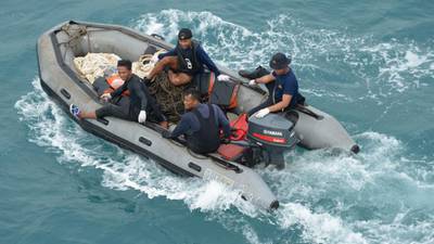 Strong currents and poor visibility hinder search for AirAsia black box