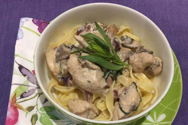 Easy, last minute chicken, tarragon and mushroom pasta sauce