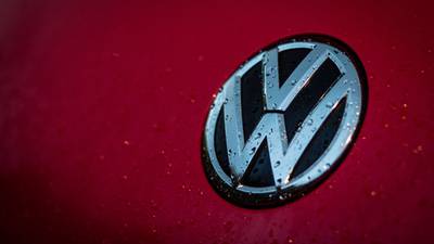 Volkswagen slashes €1bn in spending after emissions scandal