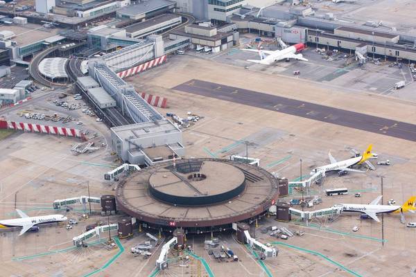 Gatwick Airport to cut up to 600 jobs amid travel slump