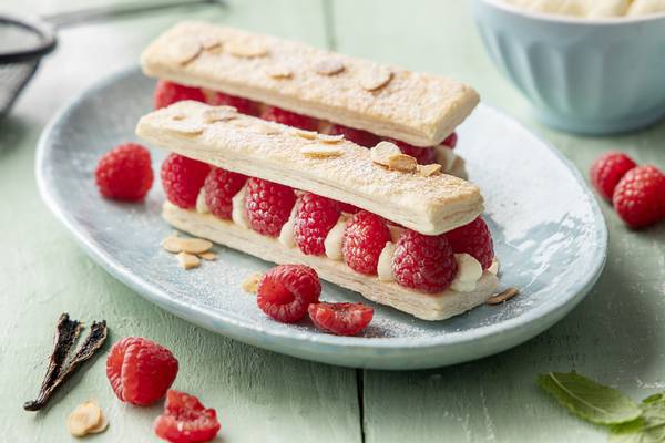 Puff pastry perfection: Irresistible raspberry millefeuilles