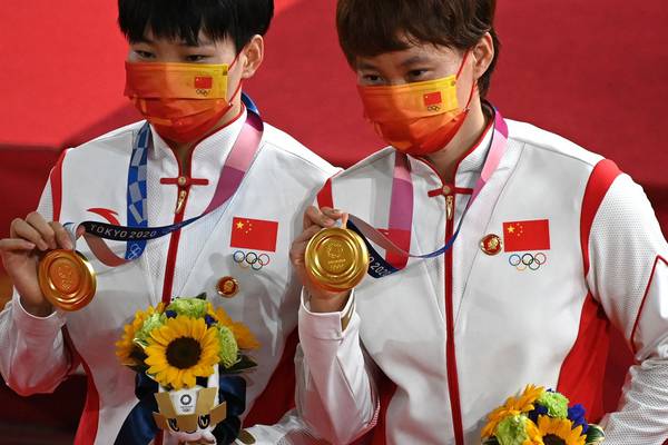 IOC want explanation for Mao Zedong badges on Chinese athletes