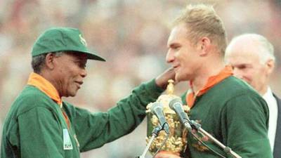 RWC #1: Nelson Mandela hands the Webb Ellis Cup to Francois Pienaar