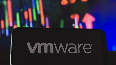 Chipmaker Broadcom in talks to buy VMware for up to €47bn