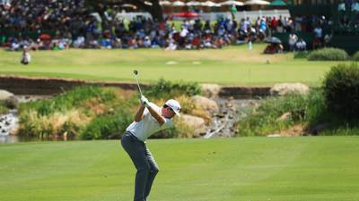 Leishman hits the front in Sun City