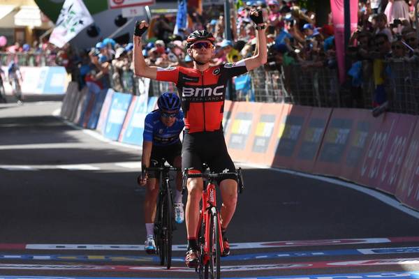 Tom Dumoulin fends off Nairo Quintana to keep Giro lead