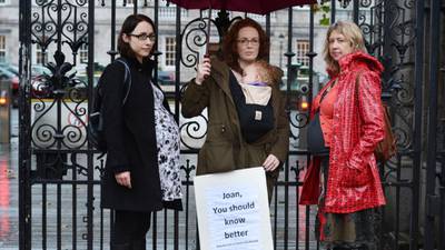 Dáil protest over  cuts to maternity benefit