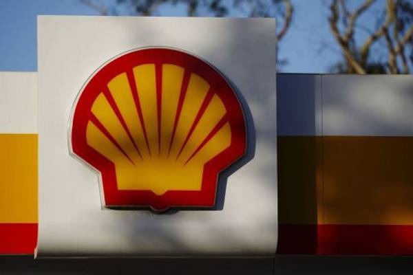 Shell slows refining, takes up to $800m hit after oil crash