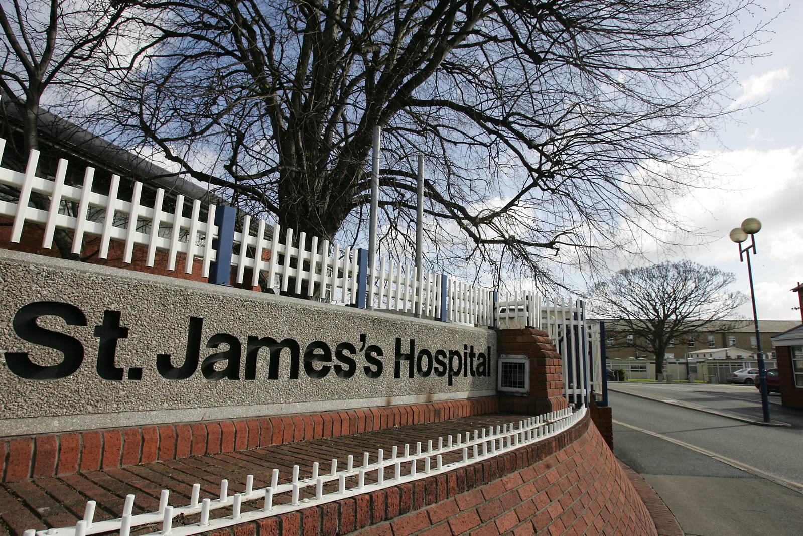 ARCHIVE.. Entrance (Rialto side) St James' Hospital, Dublin. Photograph: Frank Miller 13.4.06