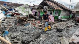 Indonesian tsunami: 373 confirmed dead as rescuers search for survivors