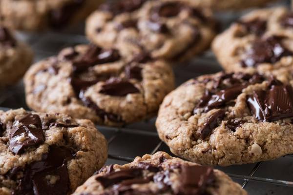 Chocolate mint cookies: A treat to bake with bored children